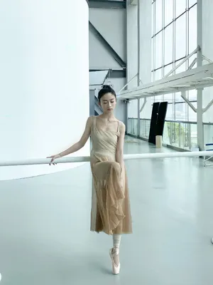 吴谨言芭蕾舞写真花絮图片