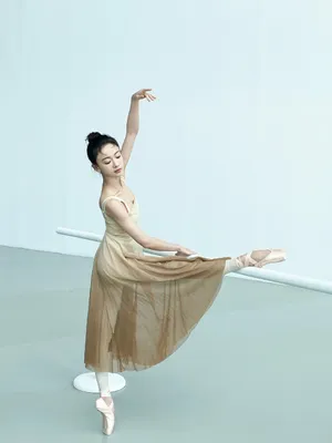 吴谨言芭蕾舞写真花絮图片_2