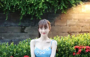 张檬蓝色吊带裙性感图片_1