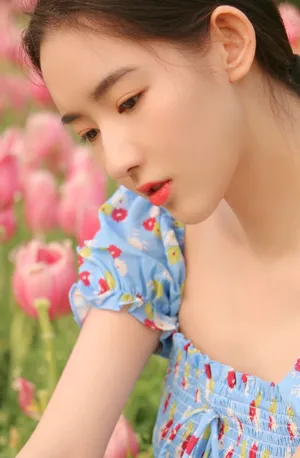 王玉雯蓝色长裙唯美写真图片_7