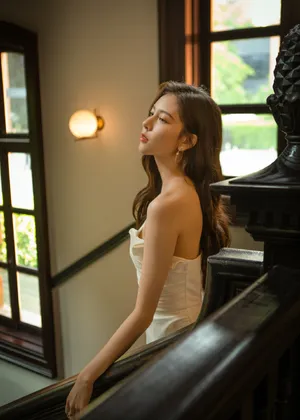 宋妍霏抹胸裙性感写真图片_7