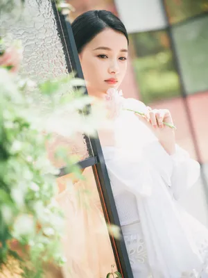 孙怡抹胸上衣性感写真图片_3