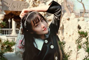 郑爽甜美俏皮旅拍写真图片