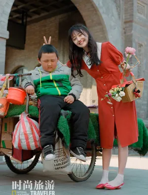 郑爽甜美俏皮旅拍写真图片_4