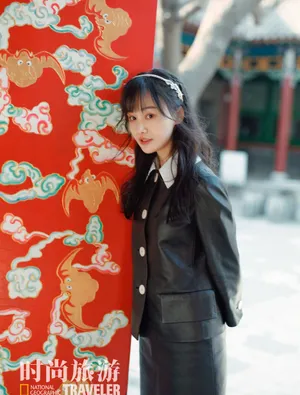郑爽甜美俏皮旅拍写真图片_5