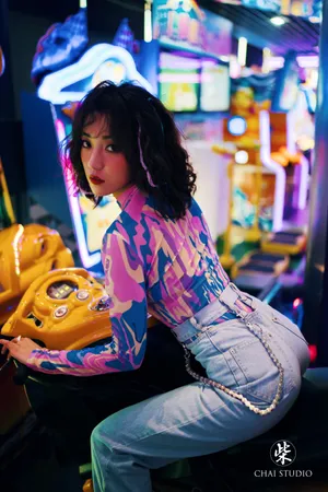 安泳畅电玩城酷美写真图片_2
