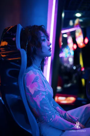 安泳畅电玩城酷美写真图片_3