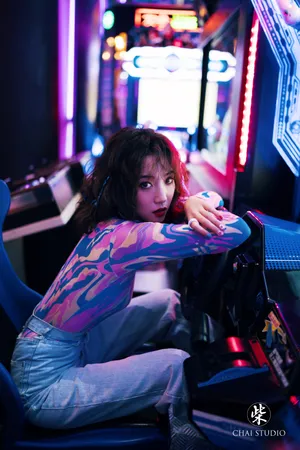 安泳畅电玩城酷美写真图片_4