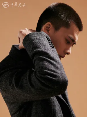 李易峰绅士风封面写真图片