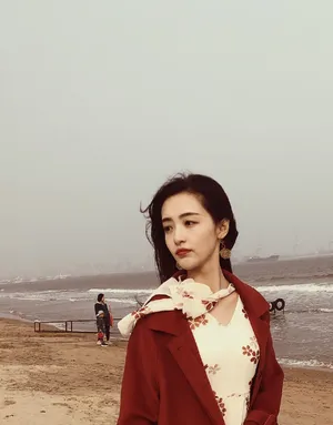 孙嘉琪随性慵懒旅拍照图片