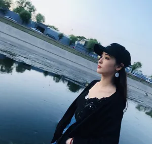 孙嘉琪假期甜美自拍照图片