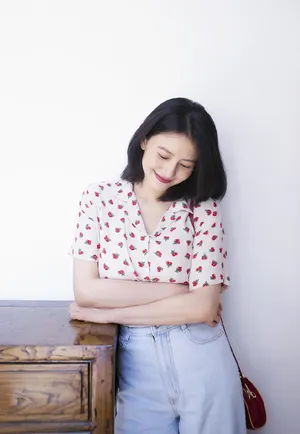 高圆圆樱桃衬衣甜美性感图片_4