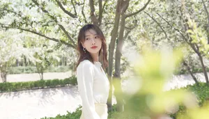 李斯羽唯美浪漫户外写真图片