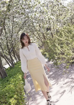 李斯羽唯美浪漫户外写真图片