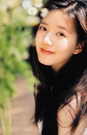 赵露思甜美温婉白裙写真图片_8