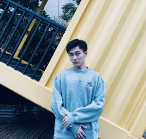 刘怡潼随性街拍写真图片_5