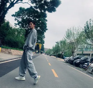 刘怡潼随性街拍写真图片_8