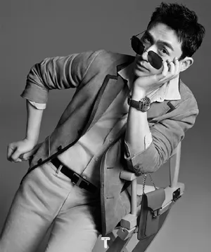 朱一龙干练短发魅力熟男写真图片_8