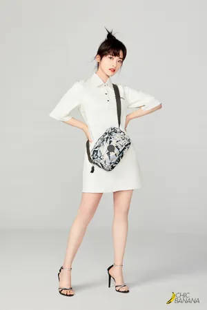 沈月连衣裙清新甜美写真图片