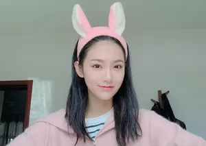 曾可妮俏皮可爱自拍照图片_5