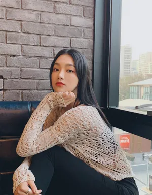 曾可妮镂空针织衫唯美图片