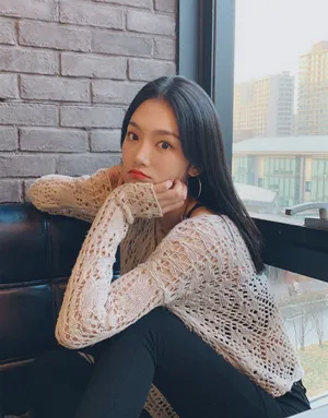 曾可妮镂空针织衫唯美图片