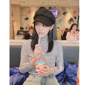 曾可妮黑色贝雷帽甜美照片