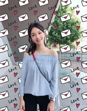 曾可妮甜美户外写真照图片_3