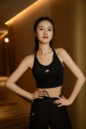 袁冰妍性感小蛮腰写真图片_1
