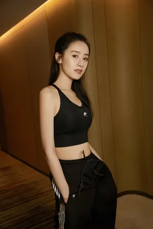 袁冰妍性感小蛮腰写真图片_2