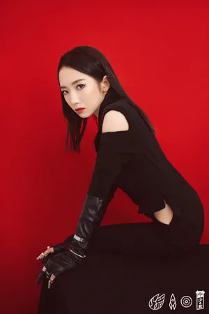 孟美岐超A酷美写真图片