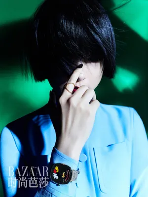 李宇春齐刘海长发性感写真_2
