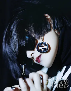 李宇春齐刘海长发性感写真_5