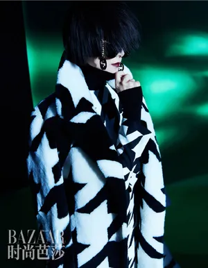 李宇春齐刘海长发性感写真_6