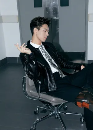 李现型男酷帅写真图片_3