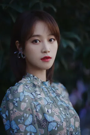 蓝盈莹蝴蝶裙性感优雅写真图片_5