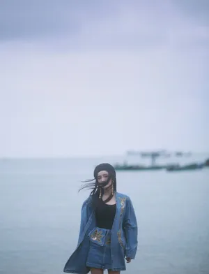 杨幂靓丽清新性感写真