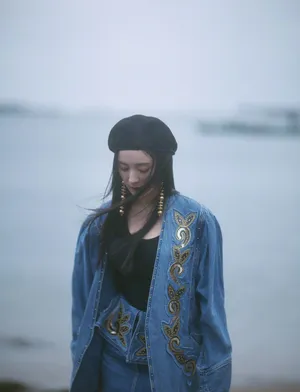 杨幂靓丽清新性感写真_4