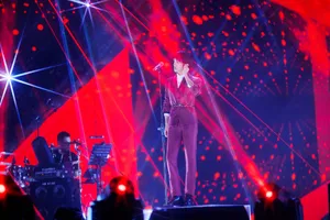 易烊千玺湖南卫视跨年晚会图片_2