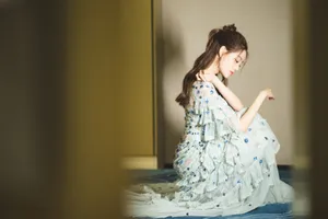 祝绪丹薄荷绿亮片连衣裙性感写真_4