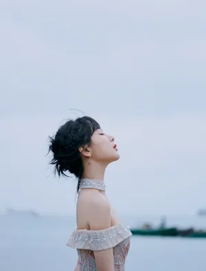 杨紫星空裙仙气性感写真图片
