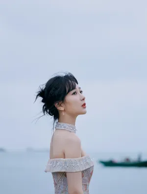 杨紫星空裙仙气性感写真图片