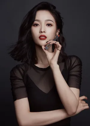 吴宣仪皮衣薄纱妩媚性感写真图片_2