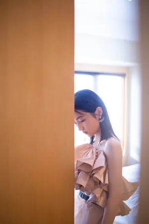 张子枫浅粉系甜美写真图片_1