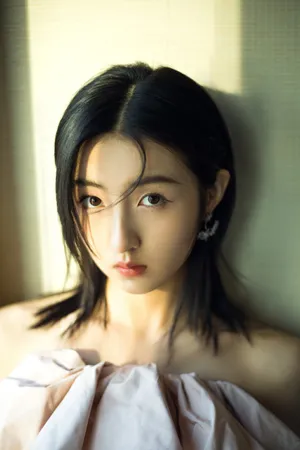 张子枫浅粉系甜美写真图片_4