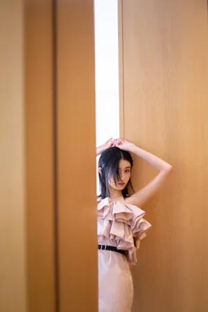张子枫浅粉系甜美写真图片_6