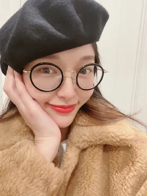 唐嫣俏丽新年自拍照图片_2