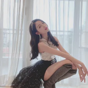 吴宣仪跨年演唱会性感图片_5