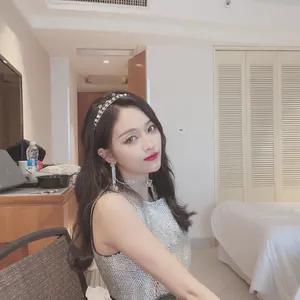 吴宣仪跨年演唱会性感图片_8