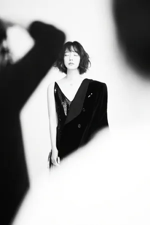 王珞丹飒爽开年封面写真图片_4